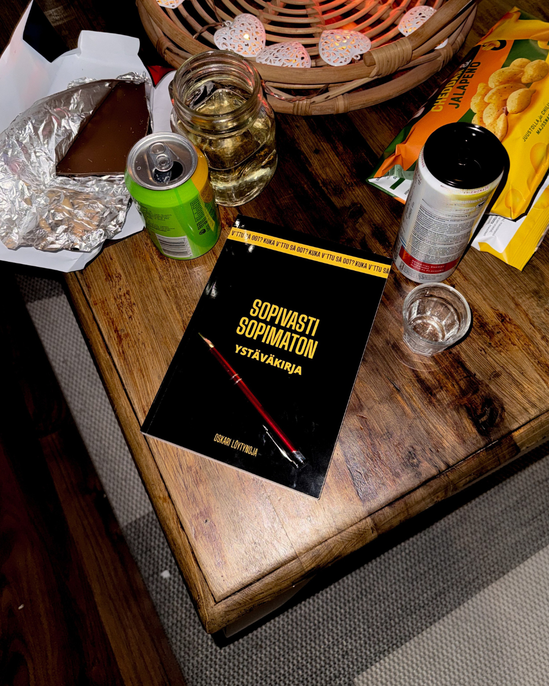 Nuorten aikuisten ystäväkirja